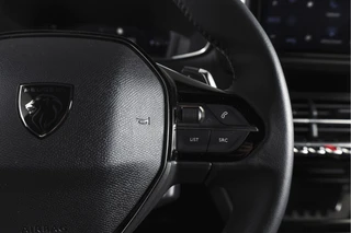 Peugeot 2008 1.2 PureTech 130 PK Allure - Automaat  | Dig. Cockpit | Adapt. Cruise | Stoelverw. | PDC | Camera | App. Connect | ECC | LM 17" | / 42