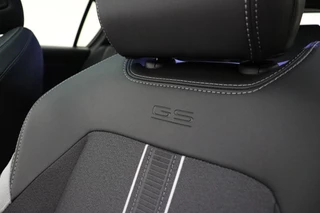 Opel Astra 1.2 Turbo 145pk Hybrid GS 145 PK Automaat | Navigatie | Panoramisch schuif/kanteldak | Stoel & Stuurverwarming | Climate control | Rondomzicht camera | Extra getint glas | 18" Lichtmetalen velgen / 38