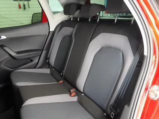SEAT Arona 1.0 TSI 95pk Style Business Intense / 40