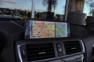BMW 2-serie Cabrio 220i Sport | Origineel NL | Cruise control | Stoelverwarming | Xenon | Sportstoelen | HiFi audio | Navigatie Professional | Sportstuur | Chrome Line | Keyless entry / 25