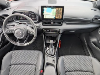 Toyota Yaris 1.5 Hybrid 130 Executive BI-TONE PDC BLIND SPOT CLIMATE STUUR- EN STOELVERWARMING / 11
