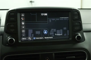 Hyundai Kona 1.0T Premium  - Elektrische Stoelen - Trekhaak - Stoelverwarming - Achteruitrijcamera - Climate Control - Apple Carplay/Android Auto - Virena Zekerheidspakket t.w.v. €895,- / 57