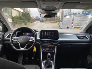 VOLKSWAGEN T-Roc 1.0 TSI 110pk Life Business / 28