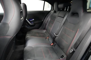Mercedes-Benz A-Class 250 e Star Edition LIMITED ACC PDC Panoramadak Sfeerverlichting AMG NAP / 19
