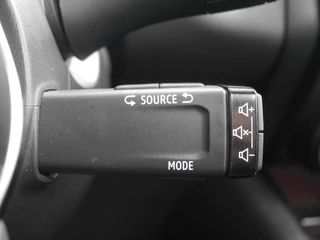Renault Captur 1.6 E-Tech Plug-in Hybrid 160 Intens | Panorama dak | Achteruitrijcamera | Lichtmetalen velgen | Navigatie | Cruise control | Stoelverwarming | / 23
