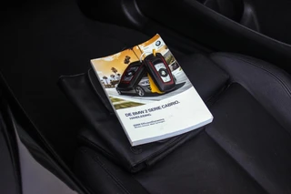 BMW 2-serie Cabrio 220i Sport | Origineel NL | Cruise control | Stoelverwarming | Xenon | Sportstoelen | HiFi audio | Navigatie Professional | Sportstuur | Chrome Line | Keyless entry / 38