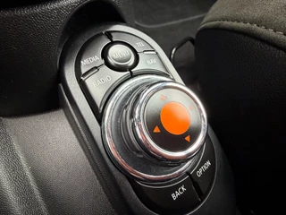 Mini Mini 1.5 Cooper Chili Serious Business / Works / Pano / H&K / Led / Sportleder / Cruise . / 30