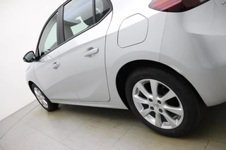 Opel Corsa 1.2 75pk Edition | Demo | Airco | Cruise Control | Parkeersensoren achter | Stuurverwarming | Navigatie via Apple Carplay | Lichtmetalen velgen / 17