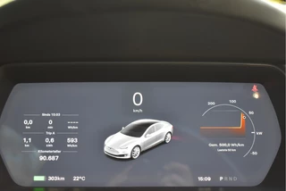 Tesla Model S 75D incl. BTW 334 PK  | 4x4 | NL- AUTO | Autopilot | Panoramadak | Luchtvering | Carplay | Camera | 21' inch | Dodehoek detectie | Voorstoelen verwarmd / 19