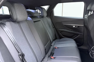 Peugeot 3008 1.2 PureTech Allure Pack Business | Trekhaak | Achteruitrijcamera | Navigatie | Airco | Stoelverwarming | Climate control | Cruise control | Dodehoekdetectie / 15