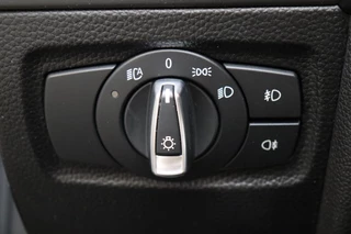 BMW 1 Series Cabrio 118i High Executive M Sport Pakket  / Navigatie Professional / Xenon / Leder / Hifi / Stoelverwarming / Climate Control / Lichtpakket / Windscherm / 18 Inch / Cruise Control / Bluetooth / 25