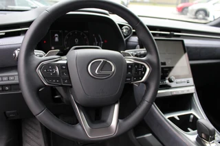 Lexus LBX 1.5 Cool 2WD / 18