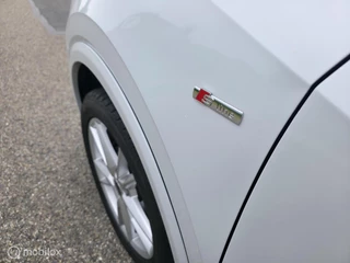 Audi Q2 35 TFSI S Edition / Pano / Navi / Camera / Virtual / 32