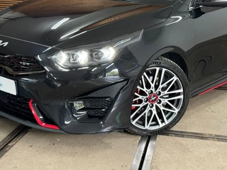 Kia Ceed 1.6 T-GDi GT 204pk | Facelift | VOL! | Pano | LED | Virtual | JBL | ACC | BCA | LFA | Wireless Charg | CarPlay / 11