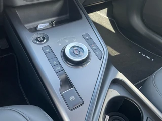 Kia Niro 1.6 GDi Hybrid DynamicPlusLine | Navigatie | Climate control | Elektrische bestuurders stoel | Schuif/kantel dak | Elektrische achterklep | DEMO / 21