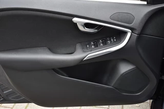 Volvo V40 1.6 T3 MOMENTUM NAVI / PDC / STOEL VERW. / TREKHAAK / 11
