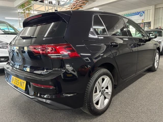 Volkswagen Golf 1.0 eTSI Life / NL-auto, Automaat, 52.679KM / 7