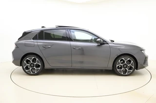 Opel Astra 1.2 Turbo 145pk Hybrid GS 145 PK Automaat | Navigatie | Panoramisch schuif/kanteldak | Stoel & Stuurverwarming | Climate control | Rondomzicht camera | Extra getint glas | 18" Lichtmetalen velgen / 10