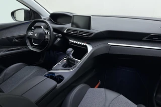 Peugeot 3008 1.2T Allure | 130PK | Elektrische Achterklep | Afneembare trekhaak | Keyless Entry & Start | 19'' Lichtmetalen velgen | Navigatie | DAB + | Camera Achter | 1e eigenaar! / 16