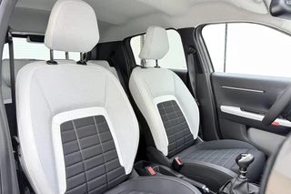 Citroen C3 1.2 Turbo 100pk Max | Comfort Stoelen | Apple Carplay/Android Auto | Parkeercamera/-sensoren | Full LED | DAB | Cruise Control | Climate Control | Draadloze telefoonlader | / 17
