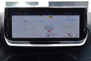 Peugeot 208 Hybrid 145 e-DCS6 GT  Navigatie | Camera V+A | Adaptieve cruise controle | Airco | PDC V+A | 8 jaar Peugeot Care garantie / 22