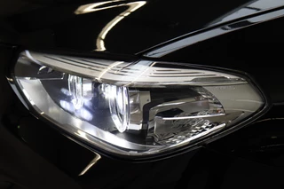 BMW X3 xDrive30i High Executive xLine Automaat  / Panoramadak / Trekhaak / Sportstoelen / Leder / 19 Inch / Driving Assistant Plus / Hifi / LED / Head-Up Display / Achteruitrijcamera / Stoelverwarming / Adaptief Onderstel / Multifunctioneel Instrumentenpaneel / 9