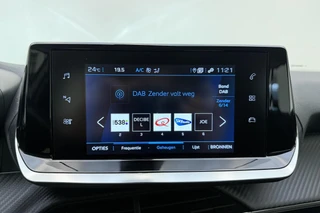 Peugeot 2008 1.2 PureTech Active Pack | Climate Control | Full map navigatie | Apple Carplay/Android Auto | Cruise Control / 23