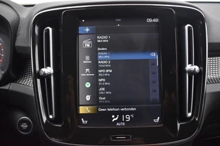 Volvo XC40 2.0 T4 R-DESIGN STOEL+STW VERW. / EL. A-KLEP / EL. WEGKLAP TREKHAAK / 24