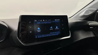 Peugeot 208 1.2 PureTech Active CARPLAY CRUISE. / 32