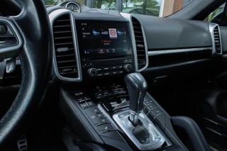 Porsche Cayenne 3.0 S E-Hybrid Platinum Edition Pano|Stoelverwarming|Bose| / 41