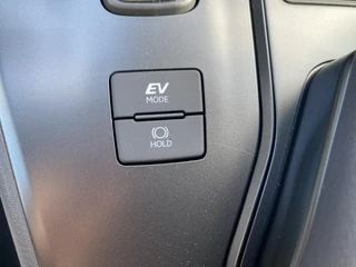 Lexus UX 300h Ultimate Edition DIRECT LEVERBAAR EL-ACHTERKLEP STUURVERW STOELVERW GROOT-SCHERM BLIND-SPOT / 31