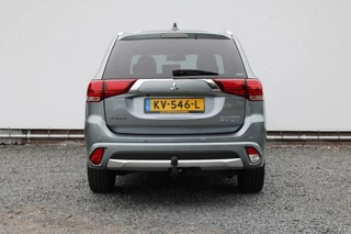 Mitsubishi Outlander 2.0 PHEV Executive Edition / 11