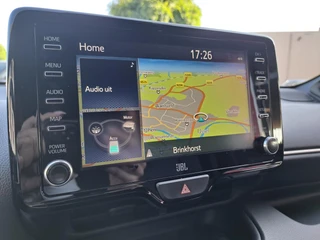 Toyota Yaris 1.5 Hybrid Executive DODEHOEK PARELMOER SPORTSTOELEN STOELVERWARMING PDC LED / 19