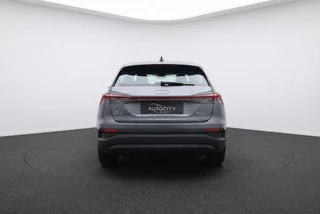Audi Q4 e-tron 40 e-tron 204 PK l Adaptive Cruise / 6