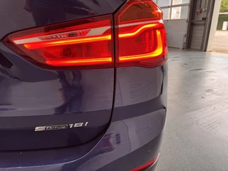 BMW X1 sDrive18i Executive | X-line | Pano | Navi | Camera | Keyless | Elektr achterklep | Stoelverwarming | Elektr stoelen / 22