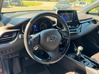Toyota C-HR 1.2 EXECUTIVE Origineel Nederlands 1e eigenaar ACC Stoelverwarming Navigatie / 18