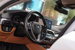 BMW 5-serie Touring 540i xDrive High Executive Luxury-Line | 1e eigenaar | Achterasbesturing | Cruise control adaptief | Apple carplay | Adaptief LED | DAB | Panoramadak | HiFi audio / 42