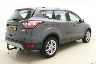 Ford Kuga 1.5 EcoBoost Titanium | Trekhaak | Achteruitrijcamera | Airco | Navigatie | Elektrische achterklep | Cruise control | Start/Stop bediening | Climate control | Parkeersensoren | Lederen/stof interieur | Stuurbediening / 2
