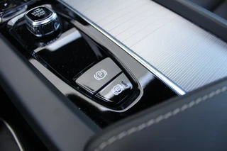 Volvo XC60 2.0 T6 Plug-in hybrid AWD Ultimate Black Edition  | Panoramadak | Head-up | H/K | Memory / 23