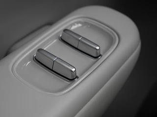 Leapmotor B10 Design ProMax 67.1 kWh | Licht interieur kleur | Navigatie | Rondom camera | 18inch Velgen | Elektrisch bedienbare achterklep | Panoramdak | Stoel verwarming en ventilatie | Stuurverwarming | Uit voorraad leverbaar / 20