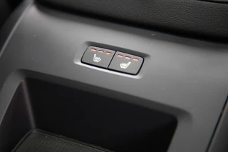 Volvo XC60 T6 Plug-in hybrid AWD R-Design Panorama|H/K Audio / 24