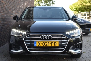 Audi A4 Limousine 35 TFSI Advanced Edition / 8