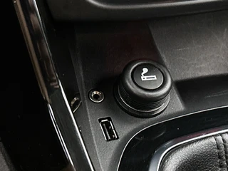 Ford B-MAX 1.0 EcoBoost Titanium Cruise Control | Stoelverwarming | Navigatie | Camera | Trekhaak | NAP / 34