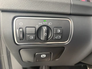 Volvo V60 1.5 T3 R-DESIGN NAVI/PDC/TREKH/STOEL VOORRUIT VERW/enz / 27