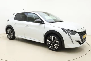 Peugeot 208 1.2T 100pk GT | Afneembare Trekhaak | Achteruitrijcamera | Panoramadak | Cruise control | Airco | Stoelverwarming | Climate control | Interieurverlichting | Stuurbediening | Sportstuurwiel | / 9