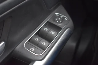 Mercedes EQA 250 Luxury Line 71 kWh | Stoelverwarming | Pano | Leder | / 25