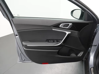 Kia XCeed 1.5 T-GDi GT-Line  - Navigatie - Stoel-/stuurverwarming - Cruise Control - Climate Control - Fabrieksgarantie tot 08-2031 / 22