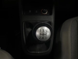 Volkswagen Up! 1.0 cross up! BlueMotion/ Nederlandse auto/ 5 deurs/ Parkeersensoren voor en achter/ Bluetooth / Airco / 30