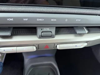 Kia EV3 GT-Line Business Edition 81.4 kWh  Navigatie - Achteruitrijcamera - Apple & Android Carplay - Nieuw uit voorraad leverbaar / 31