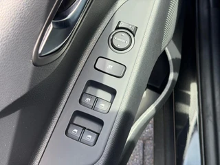 Kia Stonic 1.0 T-GDi MHEV 100pk DCT7 DynamicLine / 21
